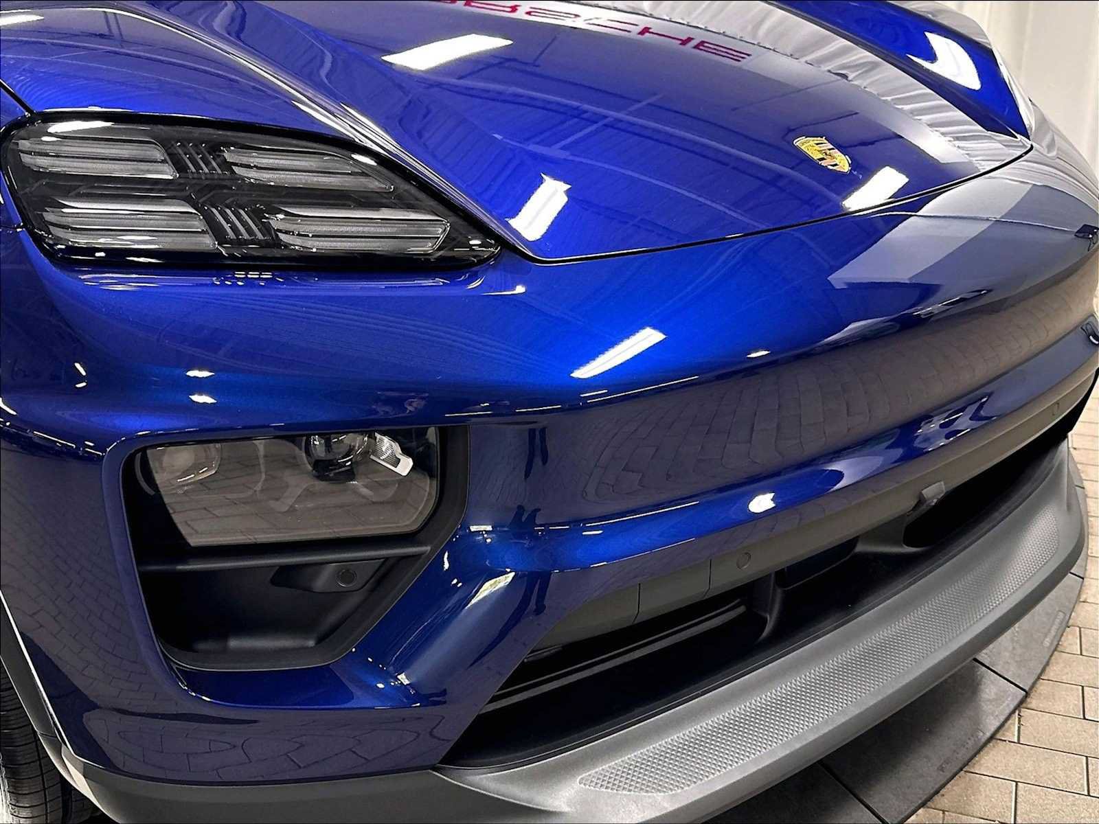 New 2026 Porsche Macan 4 Electric AWD/4WD image 32