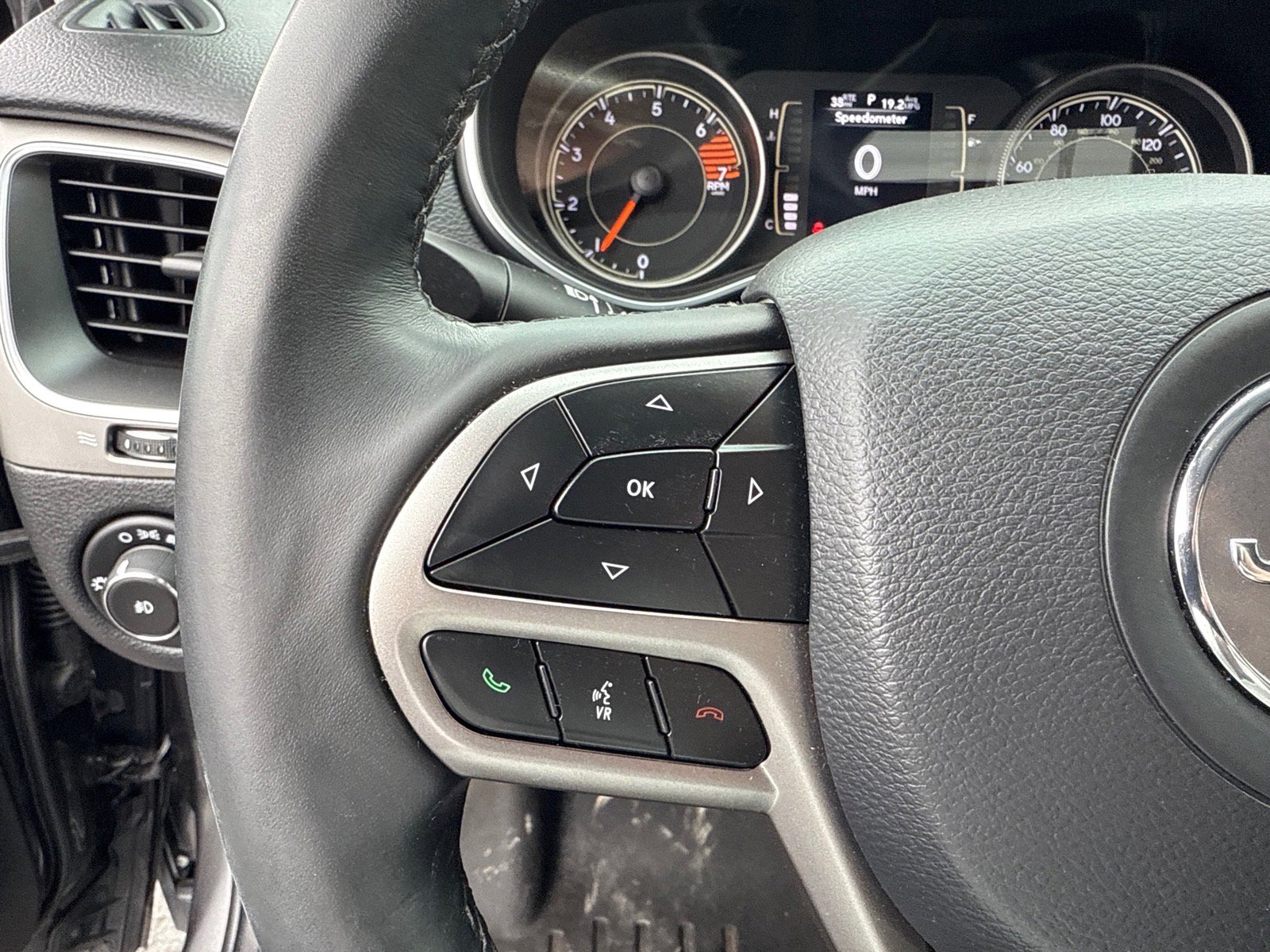 Used 2019 Jeep Cherokee Latitude Plus image 31