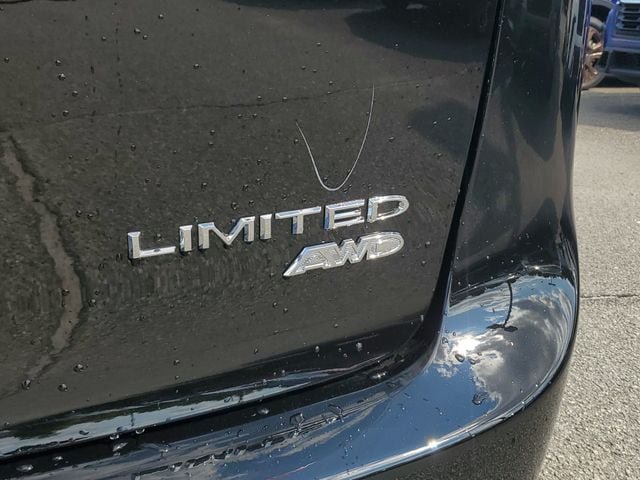 New 2027 Chrysler Pacifica Limited AWD/4WD image 7