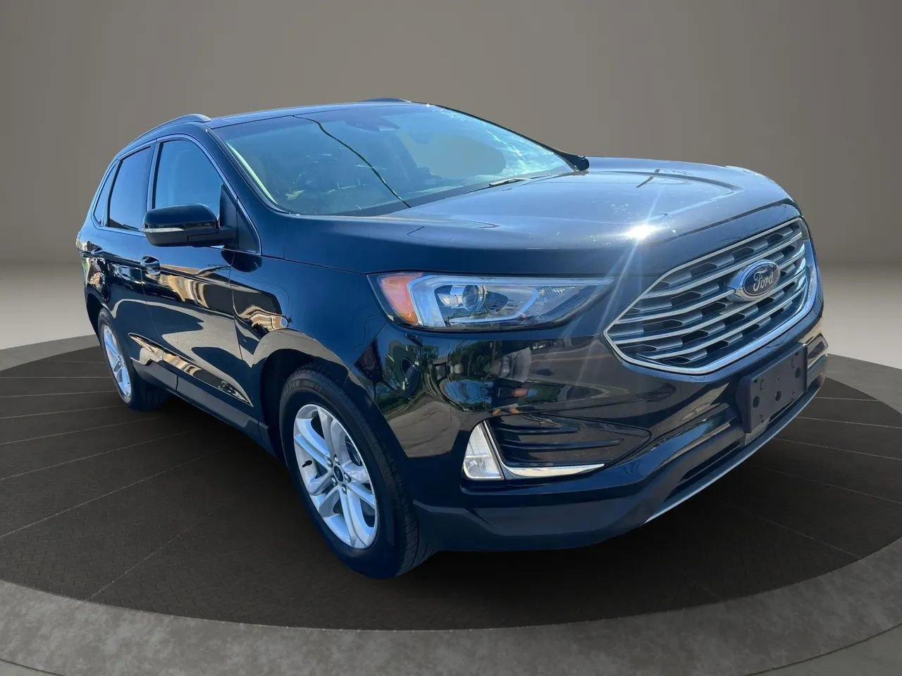 Used 2020 Ford Edge SEL AWD/4WD image 3