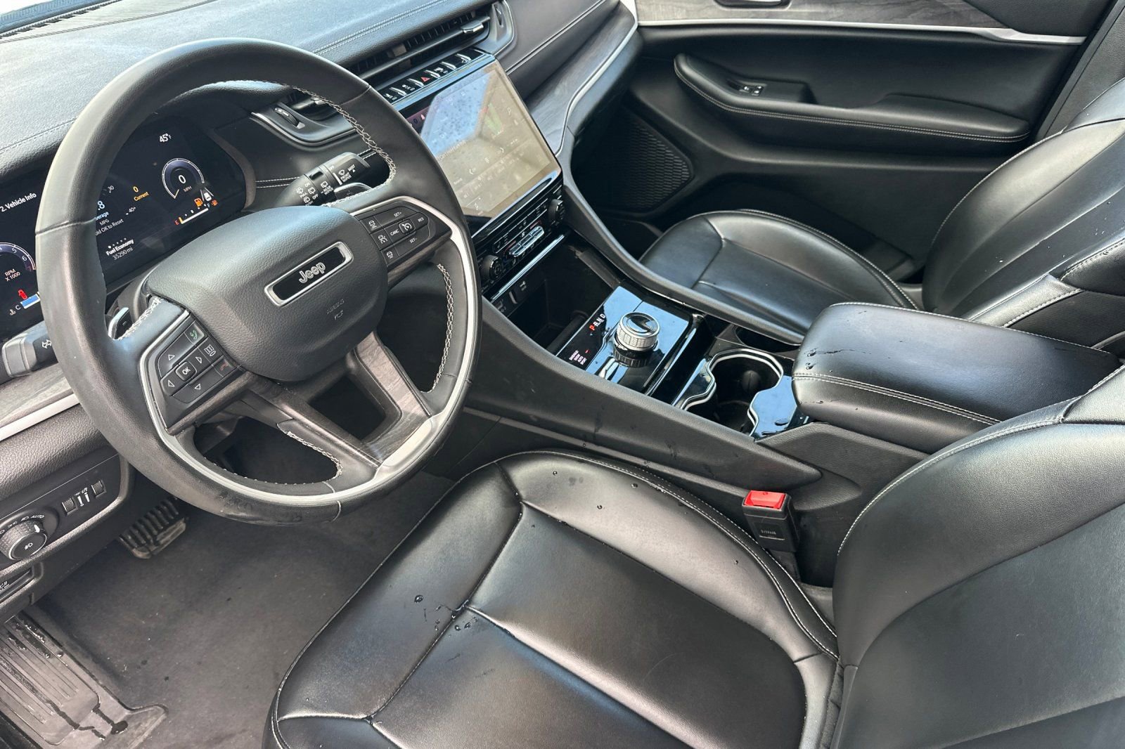 Used 2023 Jeep Grand Cherokee L Limited image 10