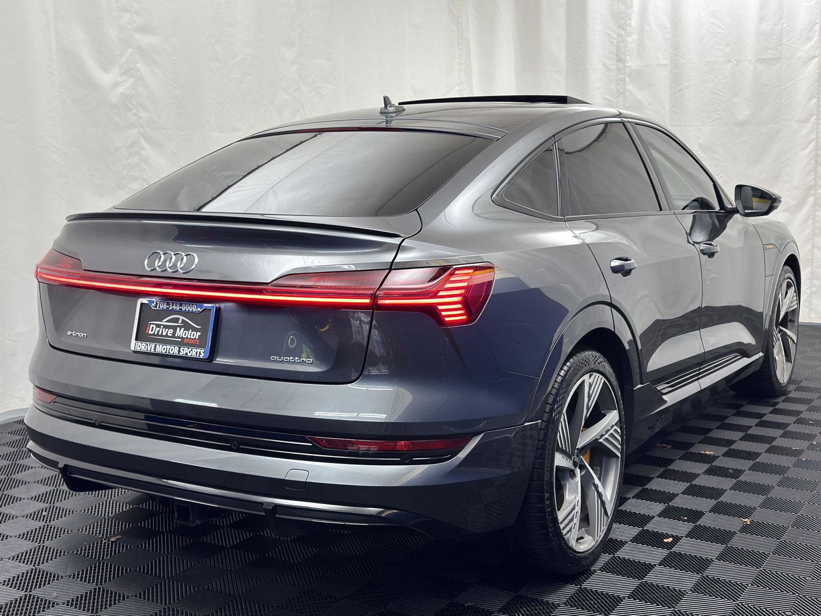 Used 2022 Audi e-tron Prestige w/ Prestige Package AWD/4WD image 10
