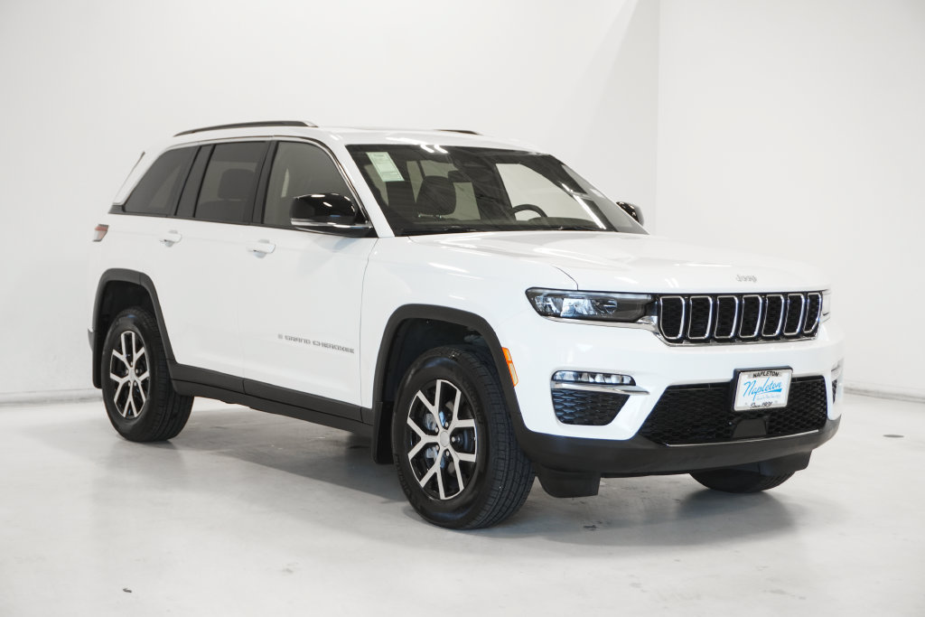 Used 2025 Jeep Grand Cherokee Limited w/ MOPAR Finishing Package AWD/4WD image 4