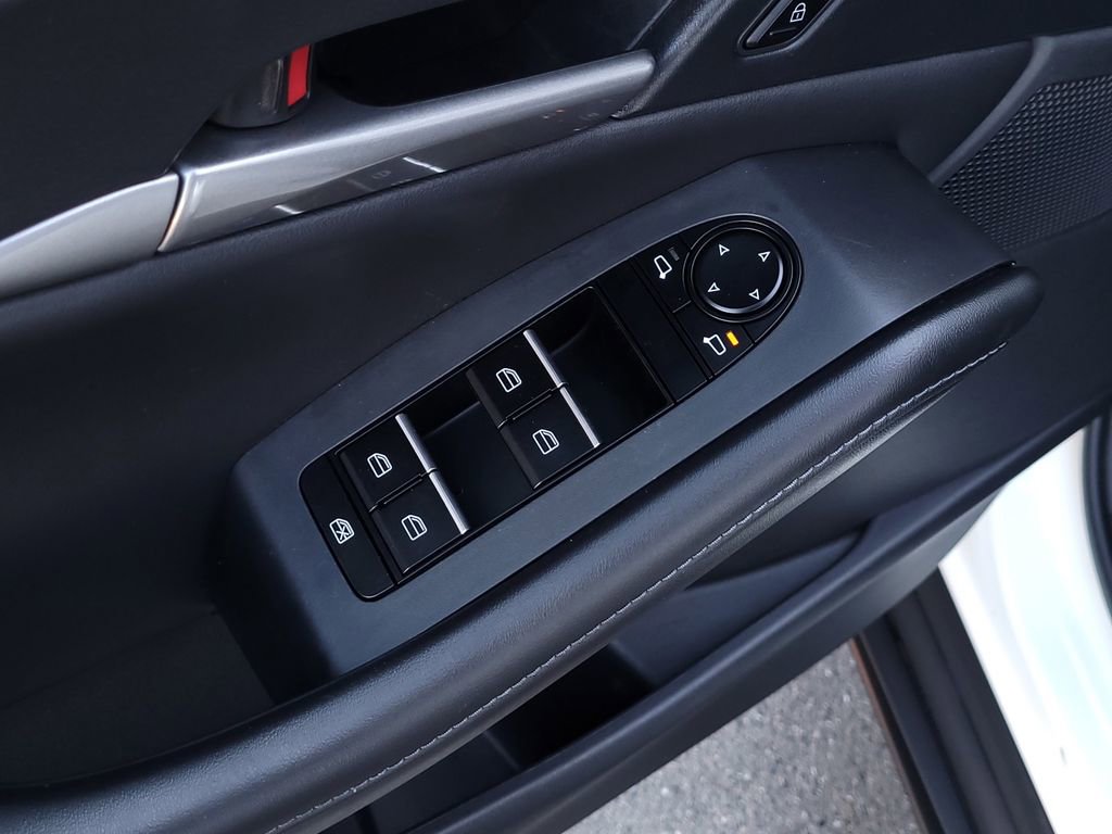 Used 2021 MAZDA CX-30 FWD 2.5 S w/ Select Package image 11