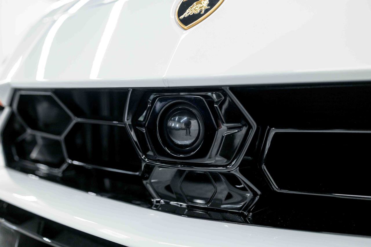Used 2020 Lamborghini Urus Base image 13