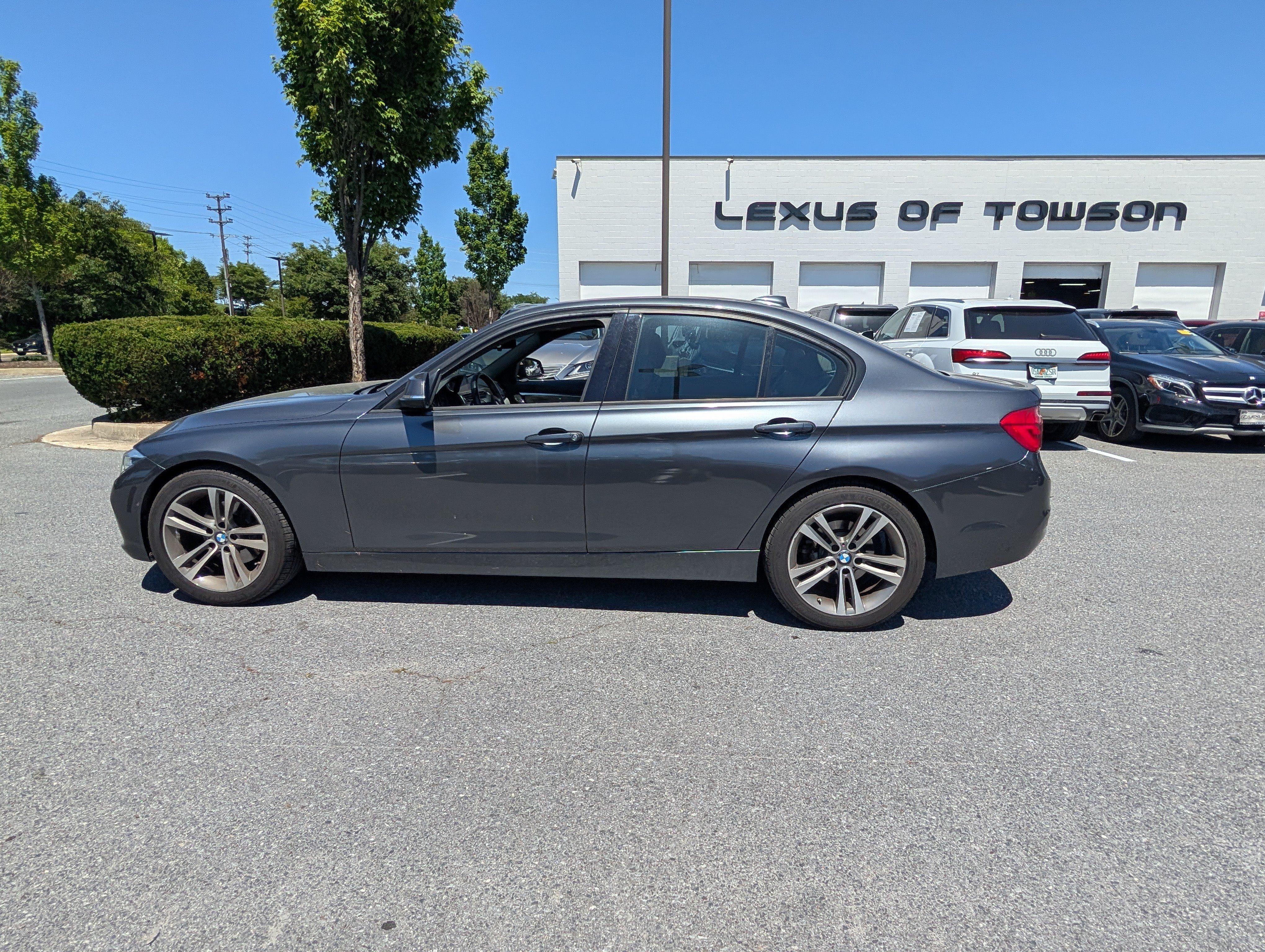 Used 2016 BMW 328i xDrive Sedan AWD/4WD image 5
