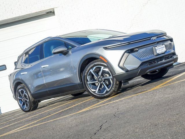 New 2026 Chevrolet Equinox EV LT FWD video 3