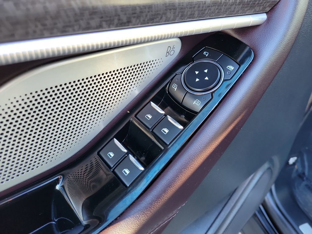 Used 2025 Ford Explorer Platinum image 15