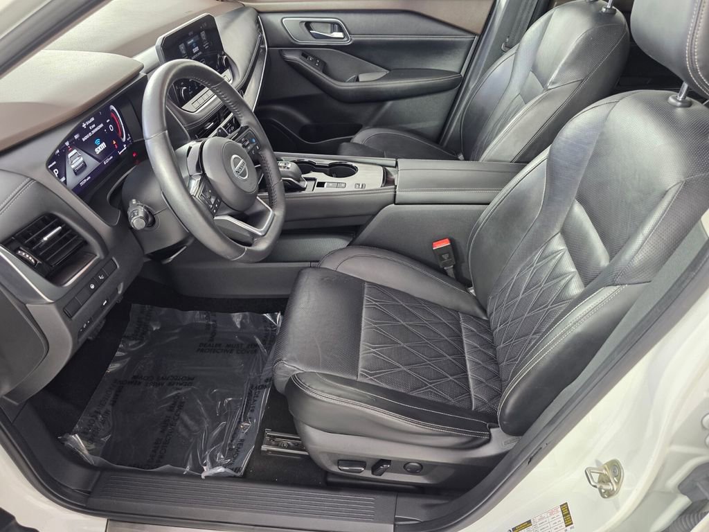 Used 2021 Nissan Rogue Platinum image 9