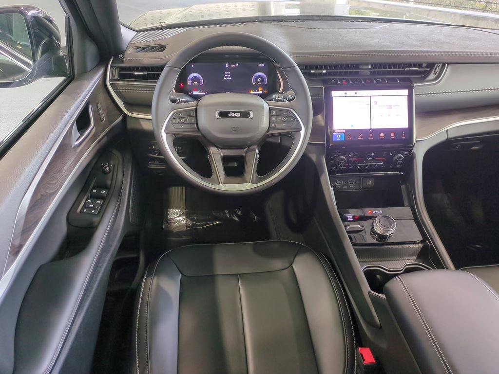 New 2025 Jeep Grand Cherokee Limited image 17