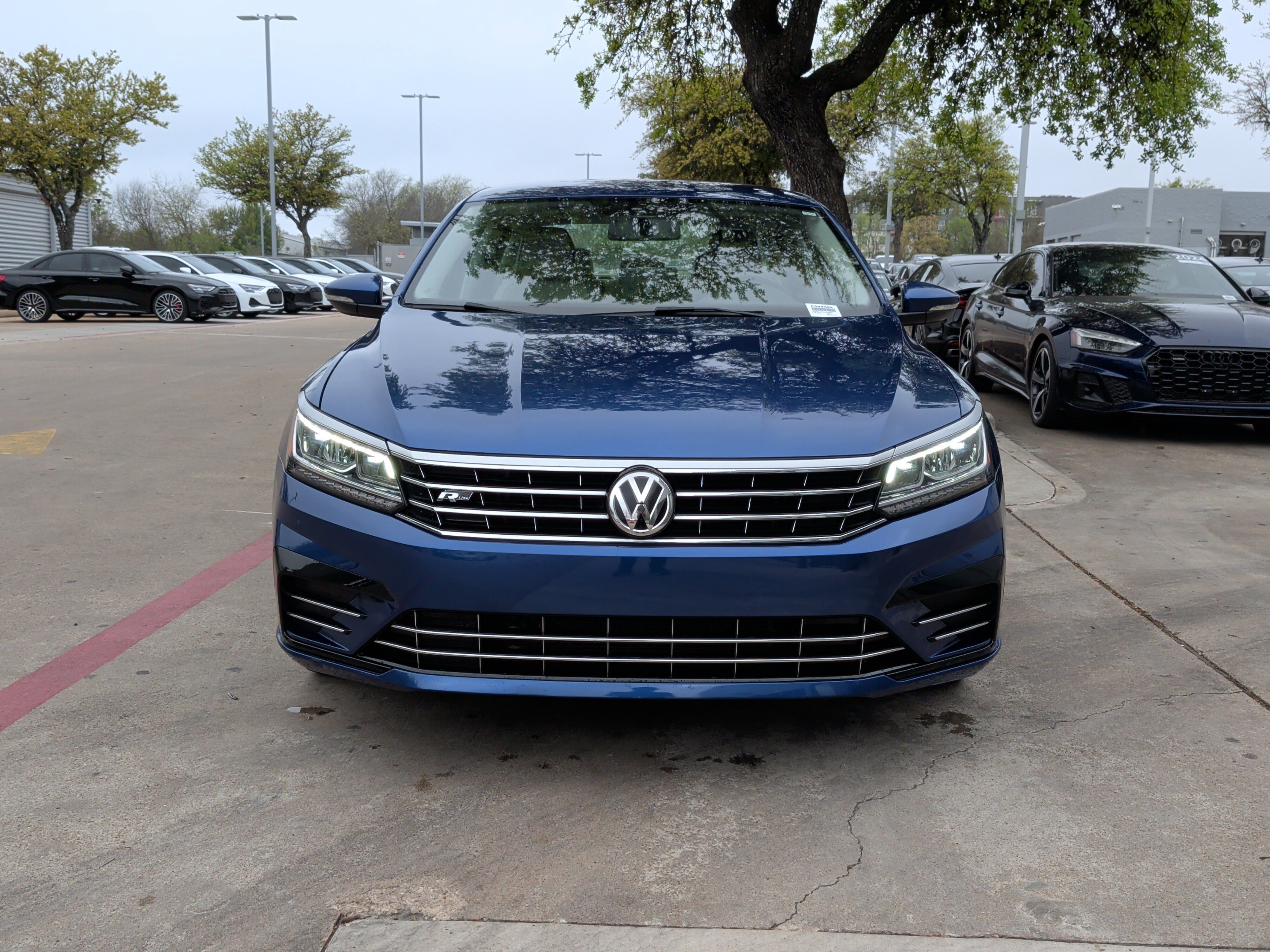 Used 2017 Volkswagen Passat 1.8T R-Line w/ R-Line Lighting Package image 3