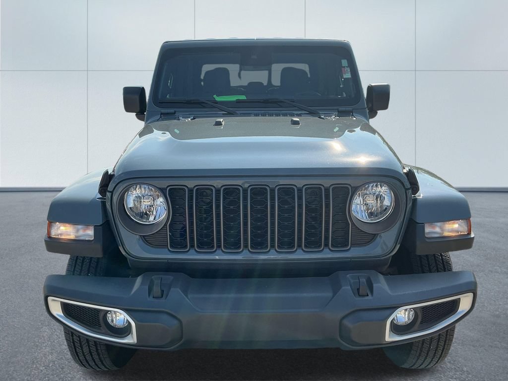 Certified 2024 Jeep Gladiator Sport AWD/4WD image 10