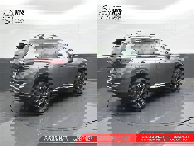 New 2026 Nissan Rogue Platinum image 2