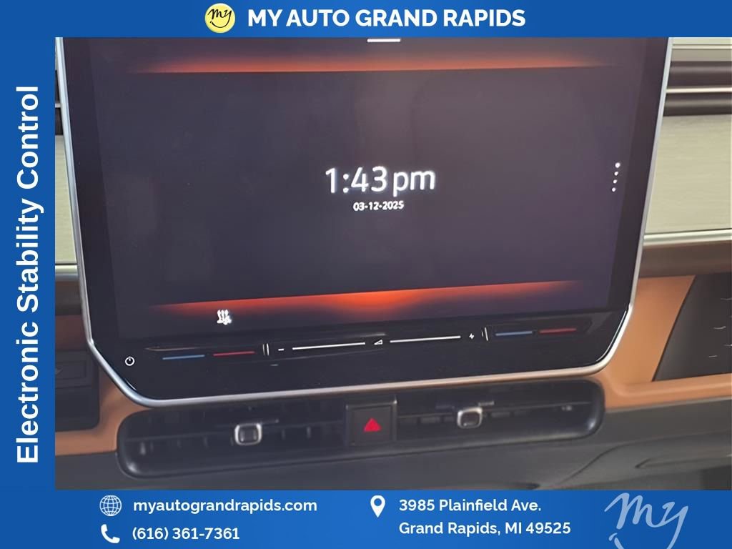 Used 2025 Volkswagen ID. Buzz Pro S RWD image 9