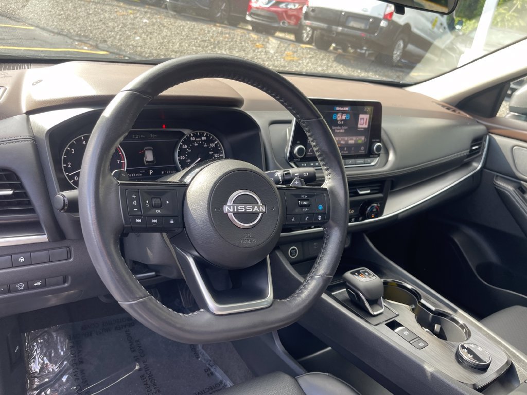 Certified 2023 Nissan Rogue SV w/ SV Premium B Package AWD/4WD image 10
