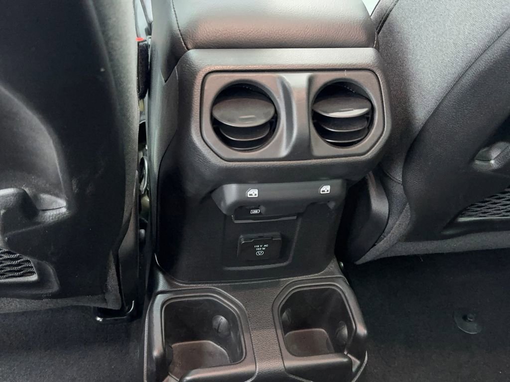 Used 2025 Jeep Wrangler Unlimited Rubicon image 44