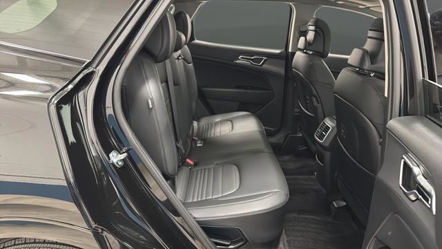 Used 2025 Kia Sportage SX Prestige image 26
