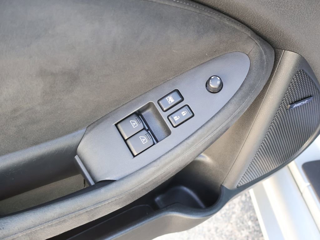 Used 2010 Nissan 370Z Touring image 9