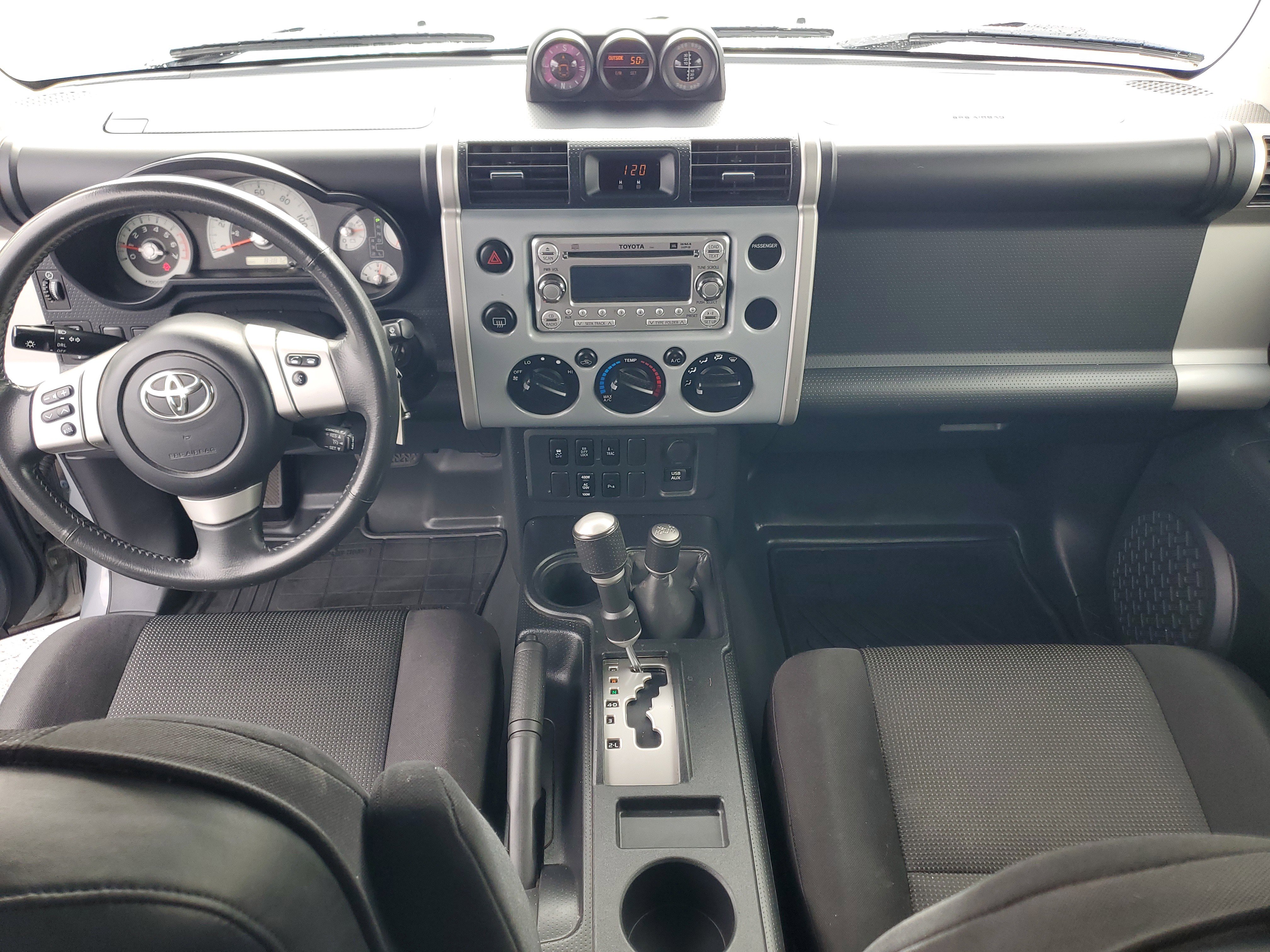 Used 2014 Toyota FJ Cruiser 4WD w/ Upgrade Package image 13