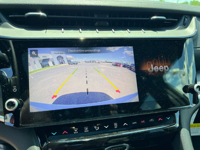 New 2026 Jeep Grand Cherokee Limited w/ Limited Altitude Package AWD/4WD image 19