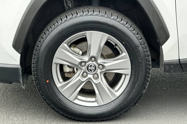 Certified 2024 Toyota RAV4 XLE FWD image 30