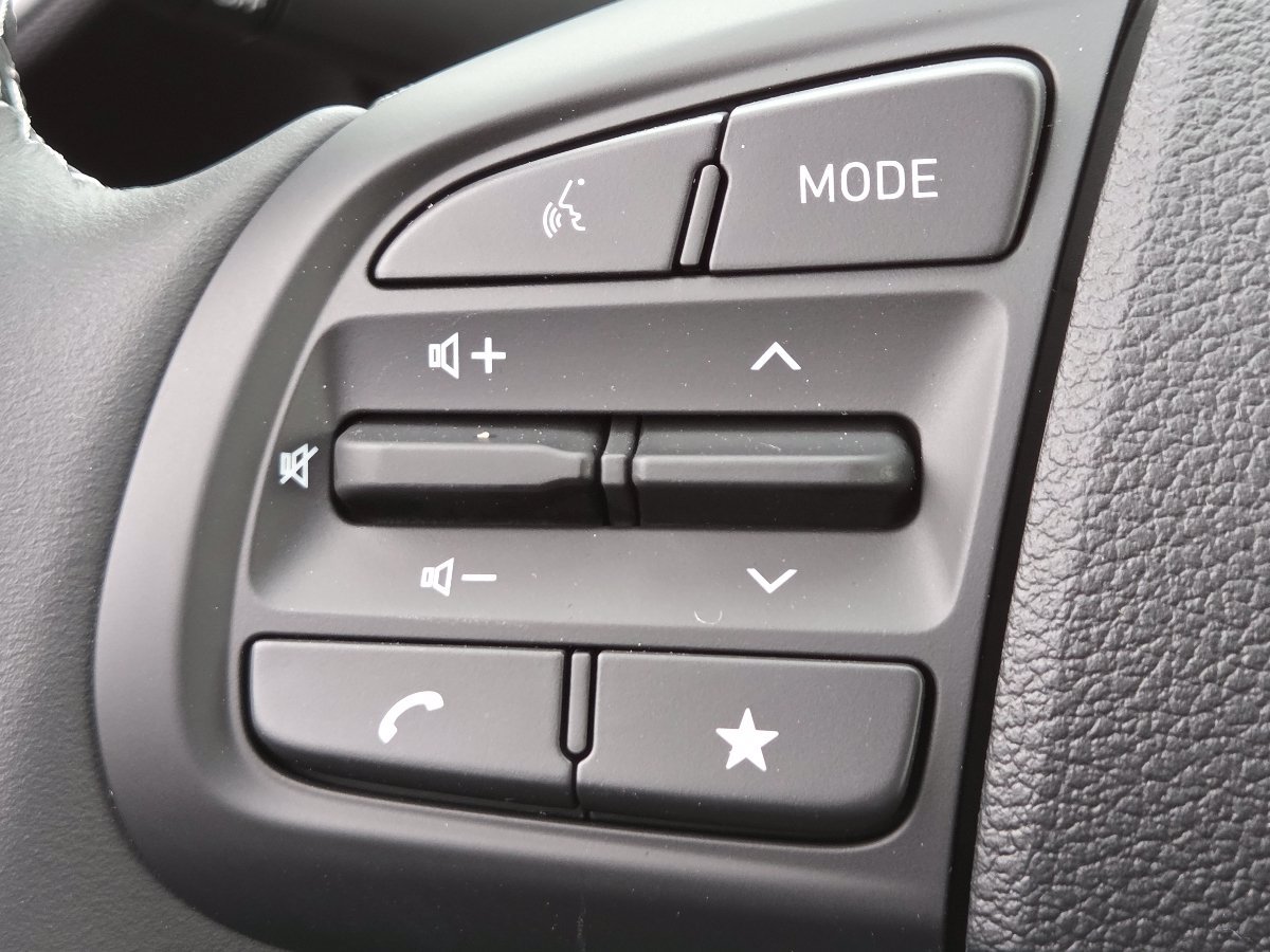 New 2026 Hyundai Venue SEL FWD image 32