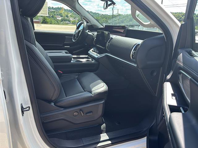 New 2026 Ford Expedition Platinum w/ Driver's Package AWD/4WD image 19