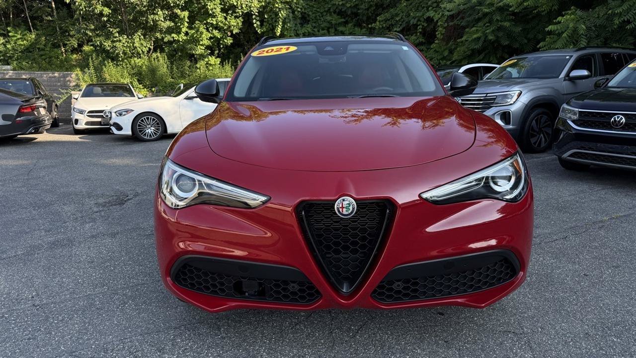 Used 2021 Alfa Romeo Stelvio Ti w/ Nero Edizione AWD/4WD image 23