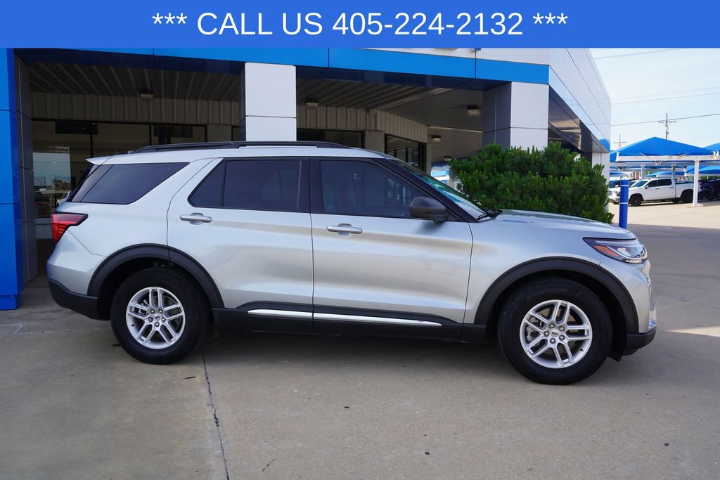 Used 2025 Ford Explorer Active w/ Active Comfort Package RWD image 9