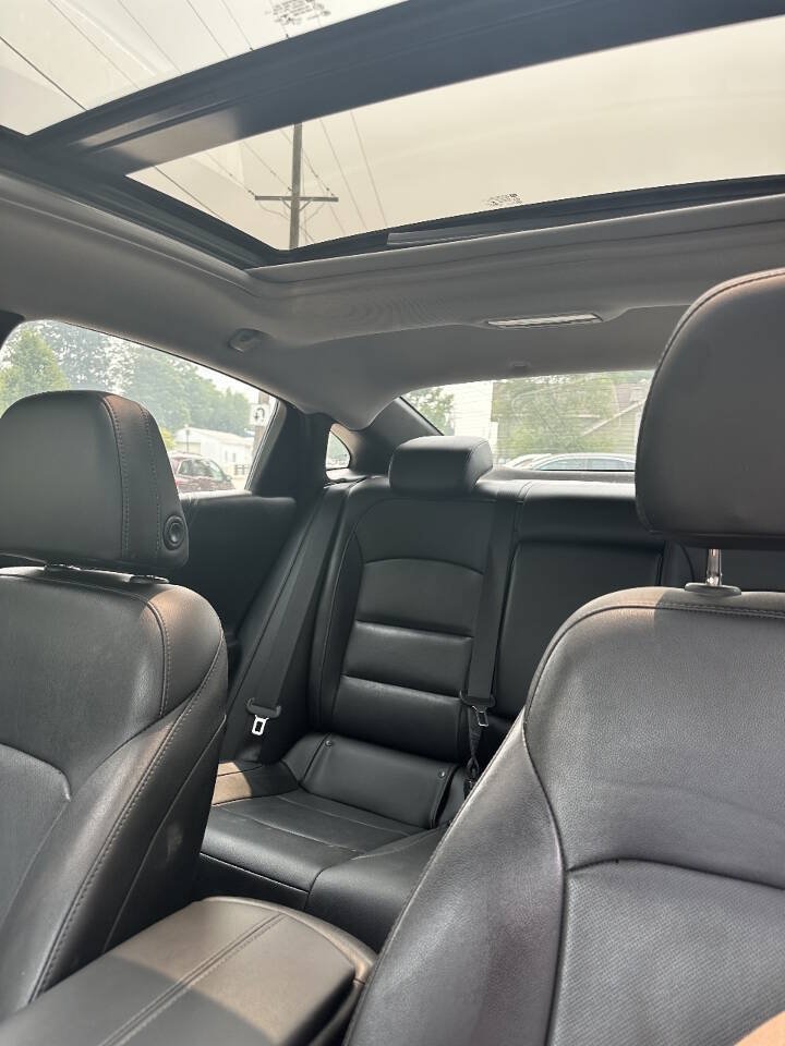 Used 2016 Chevrolet Malibu Premier FWD image 9