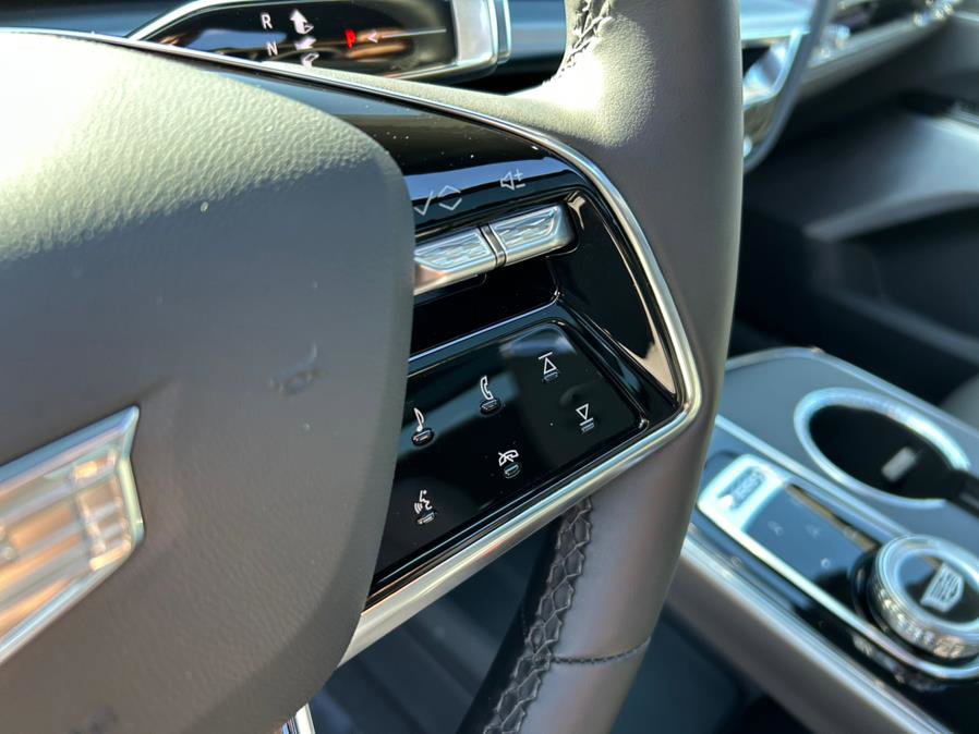 Used 2024 Cadillac Lyriq Luxury w/ LPO, Floor Liner Package image 29