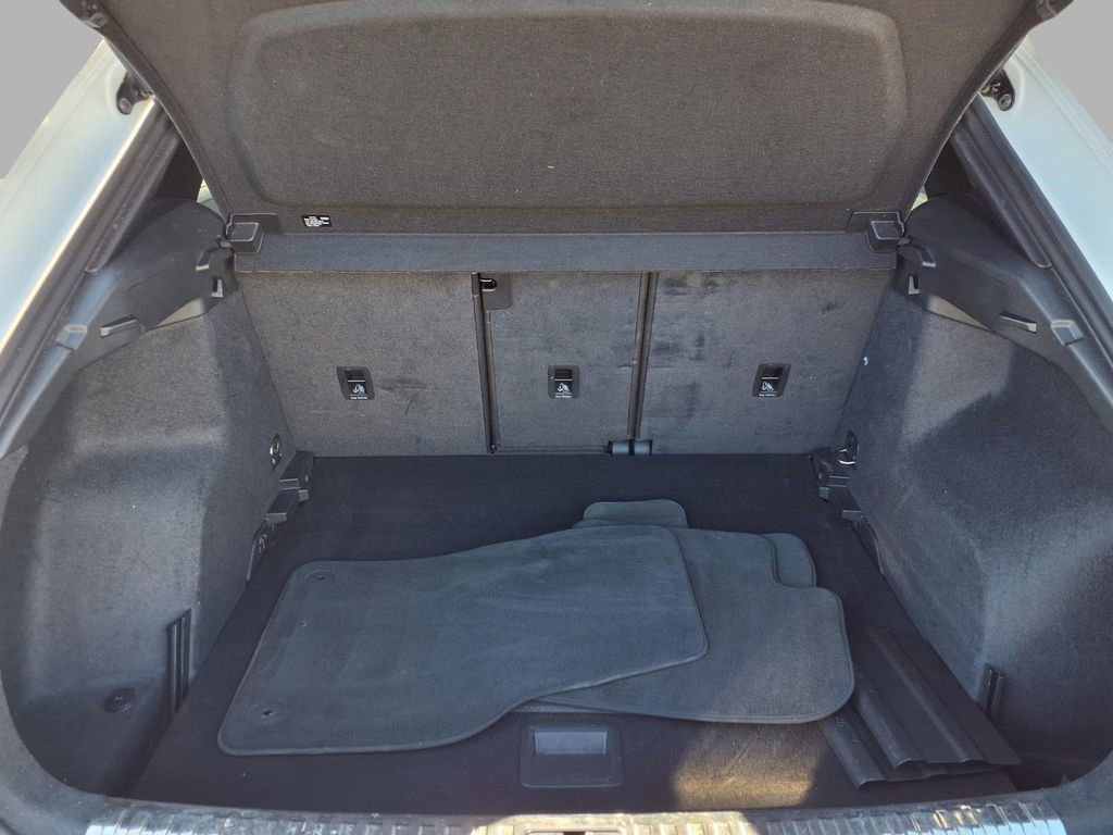 Used 2025 Audi Q3 2.0T Premium image 28