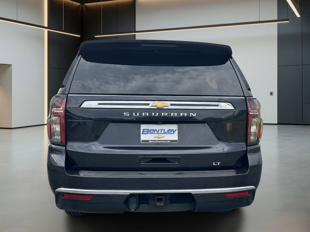 Used 2023 Chevrolet Suburban LT w/ Luxury Package AWD/4WD image 5