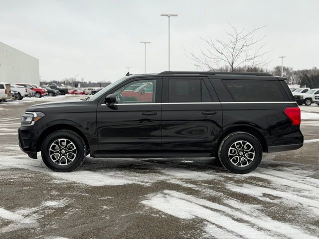 Used 2024 Ford Expedition Max XLT image 12