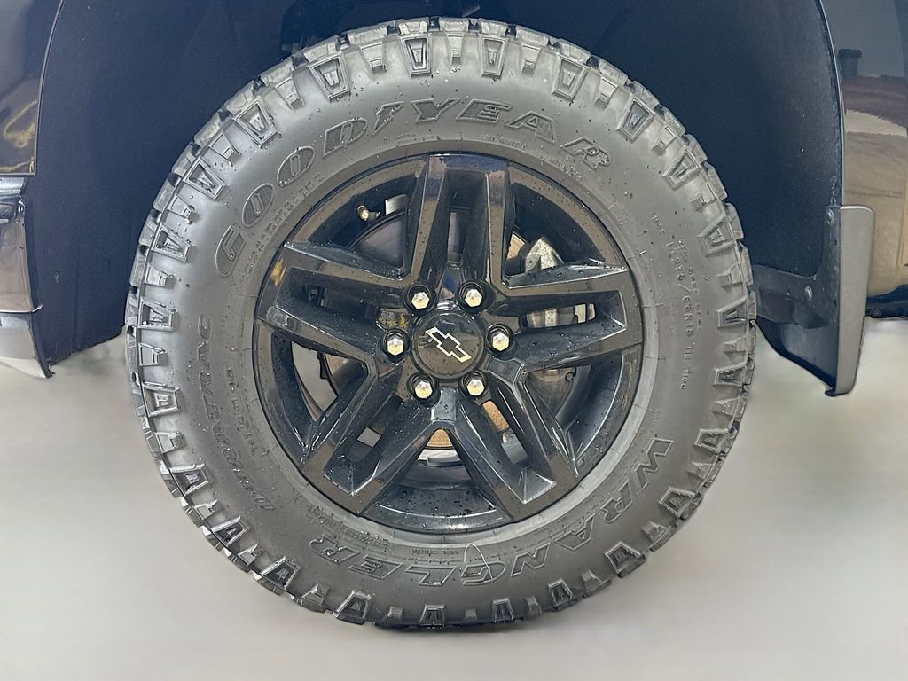 Used 2020 Chevrolet Silverado 1500 Custom Trail Boss w/ Custom Convenience Package AWD/4WD image 30