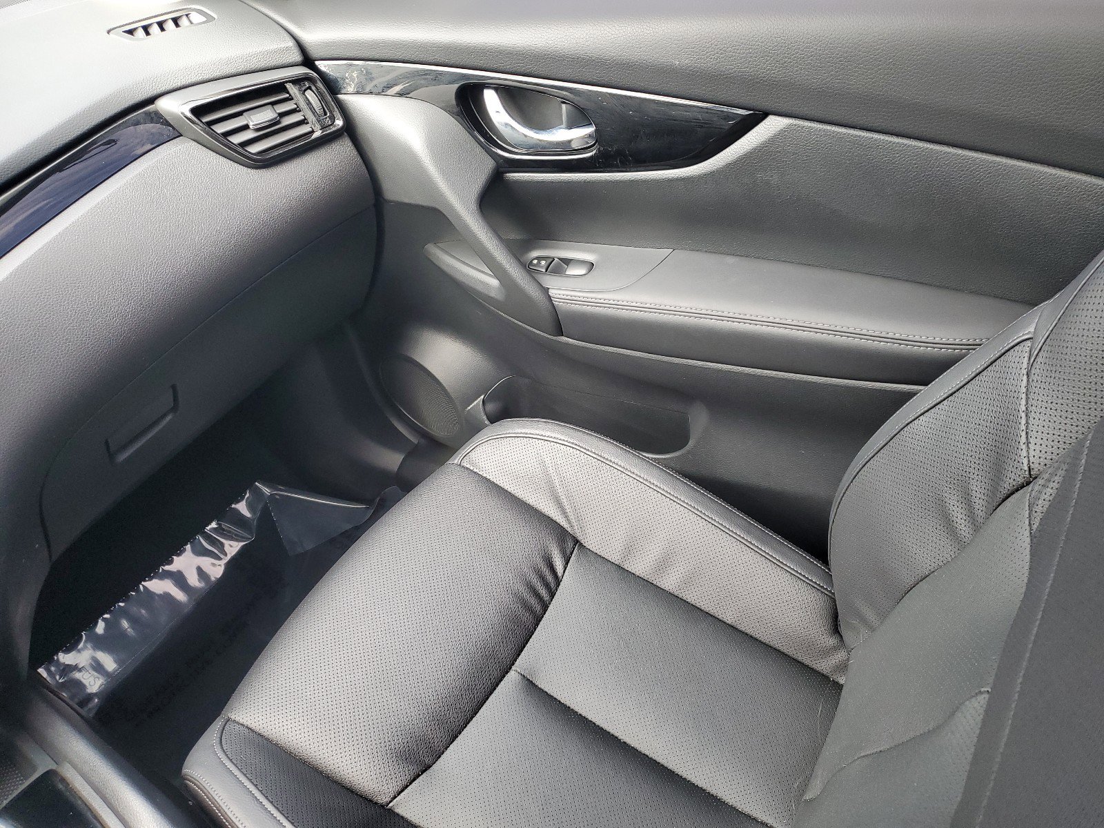 Certified 2021 Nissan Rogue Sport SL w/ Premium Package image 11