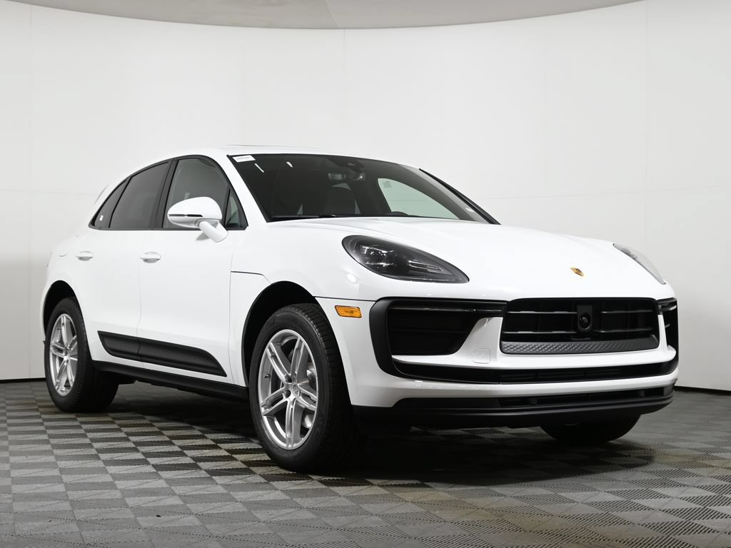 Used 2026 Porsche Macan AWD/4WD image 9