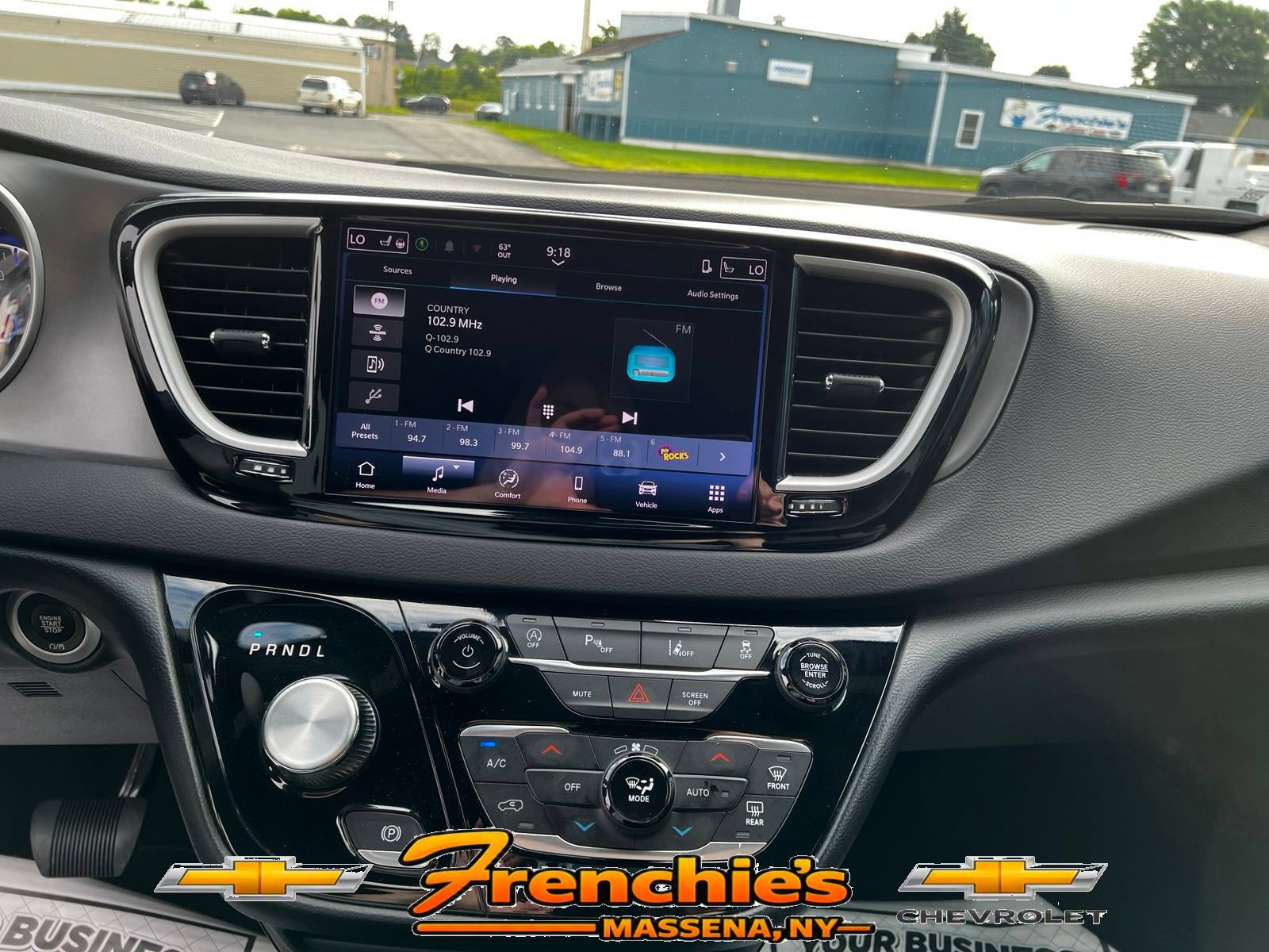 Used 2025 Chrysler Pacifica Select FWD image 21