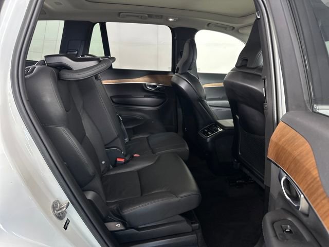 Used 2023 Volvo XC90 B6 Plus image 36