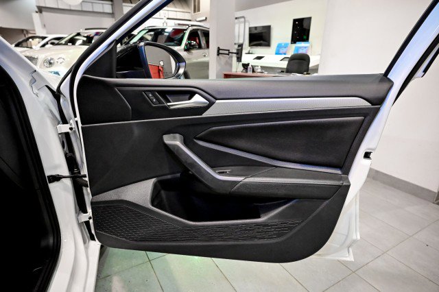 Used 2024 Volkswagen Jetta Sport image 28