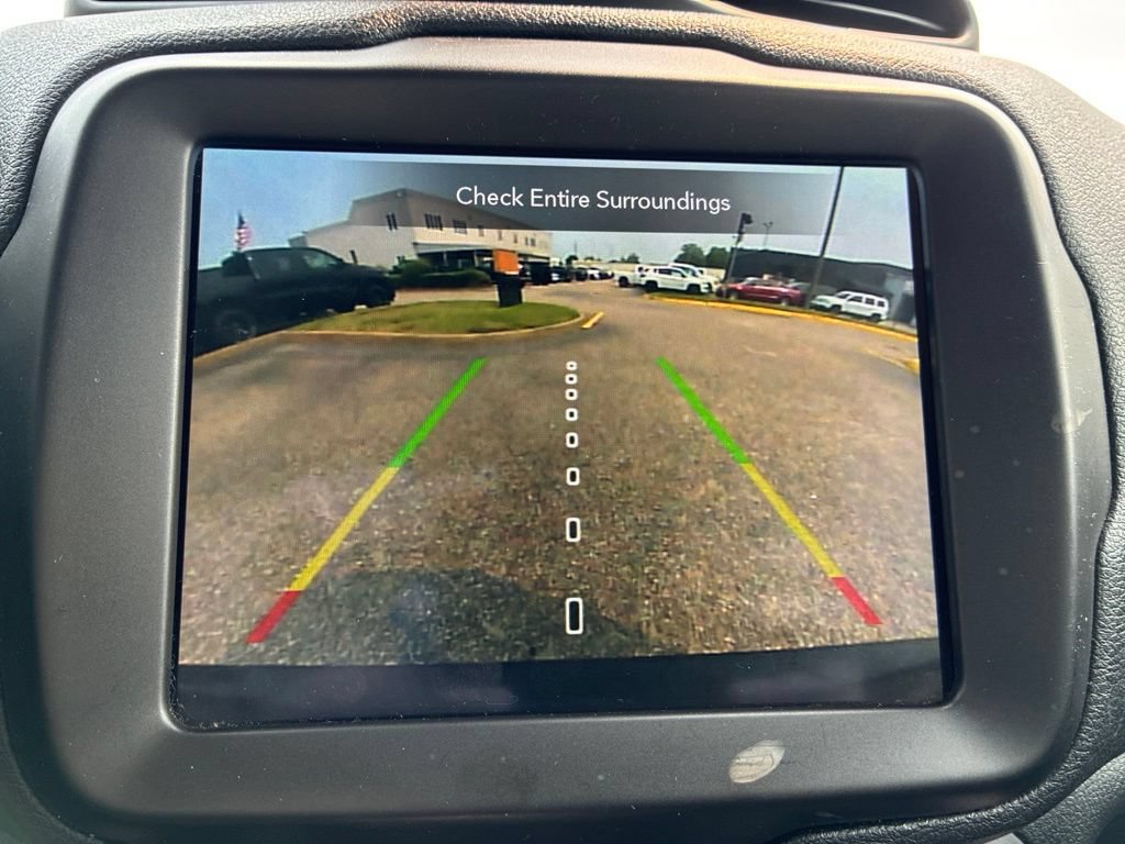 Used 2023 Jeep Renegade Latitude AWD/4WD image 19