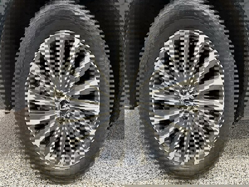 Used 2024 Hyundai Palisade Calligraphy image 30