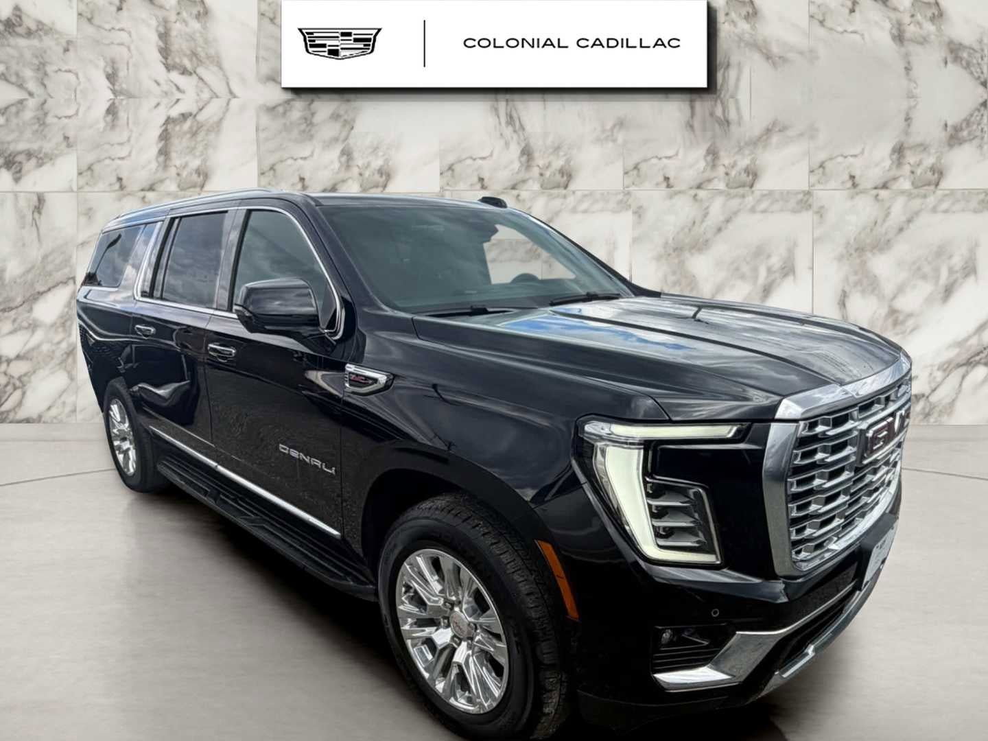 Used 2025 GMC Yukon XL Denali AWD/4WD image 7