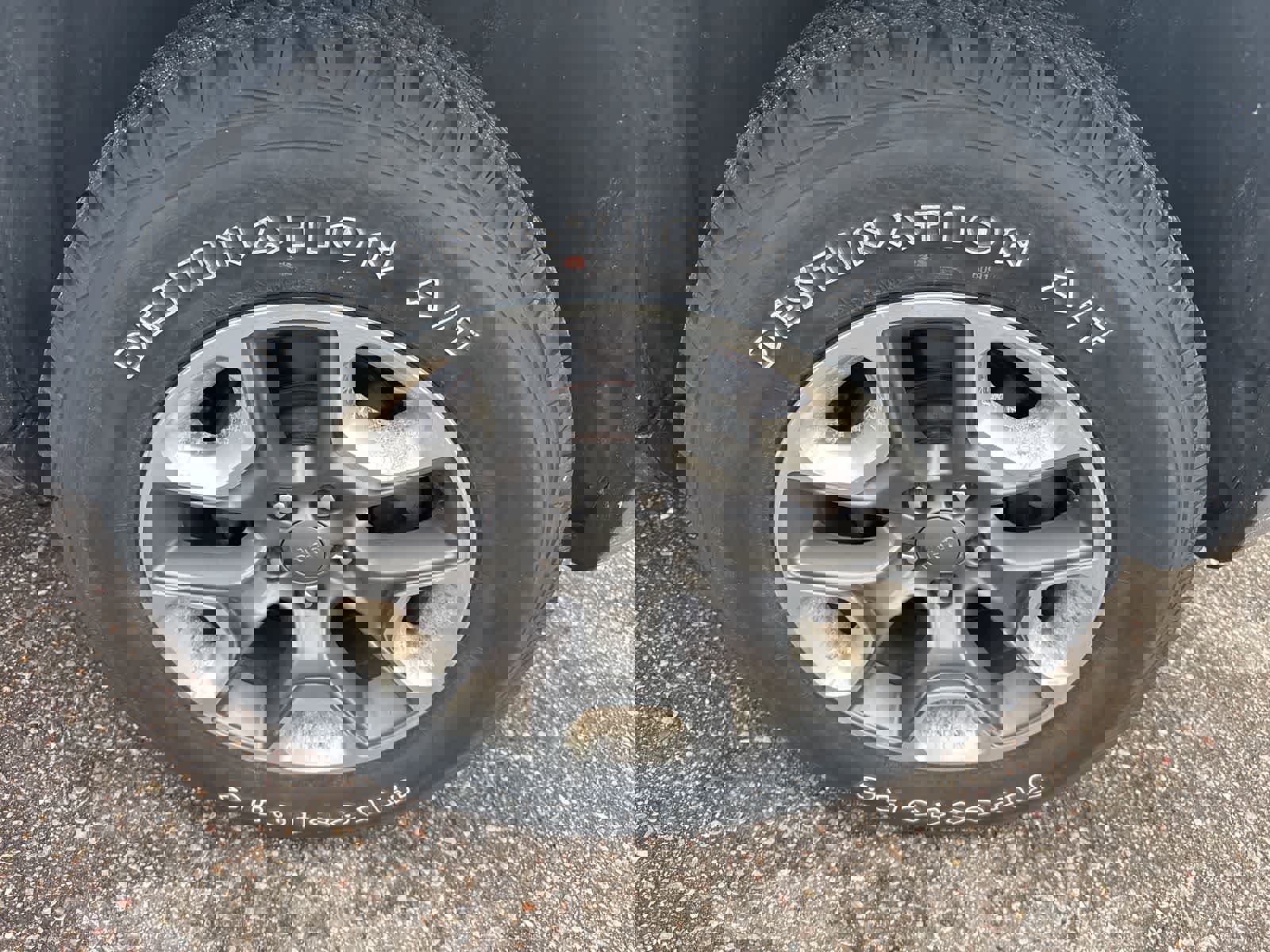 Used 2019 Jeep Cherokee Trailhawk w/ Cold Weather Group image 9