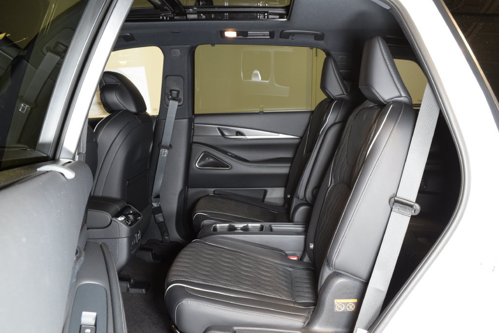 New 2027 INFINITI QX60 Sport w/ Dark Cargo Package AWD/4WD image 30
