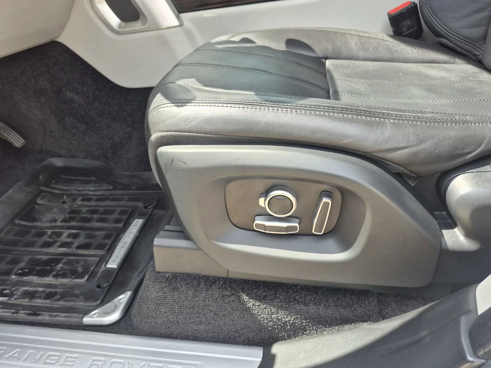 Used 2016 Land Rover Range Rover HSE AWD/4WD image 14