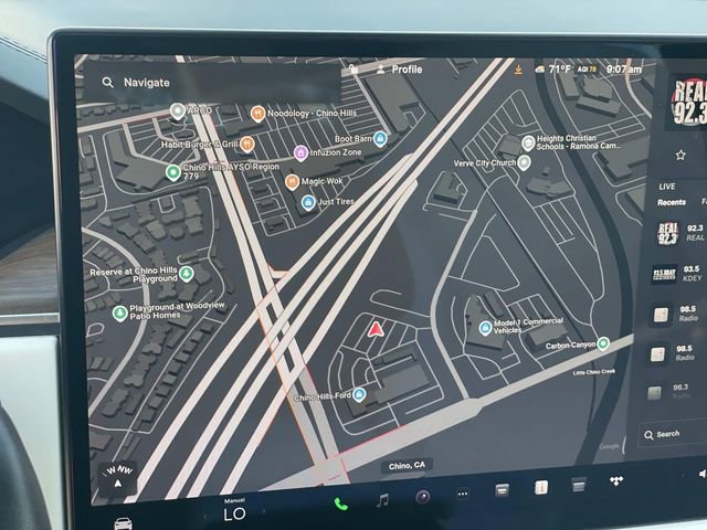 Used 2023 Tesla Model X image 2