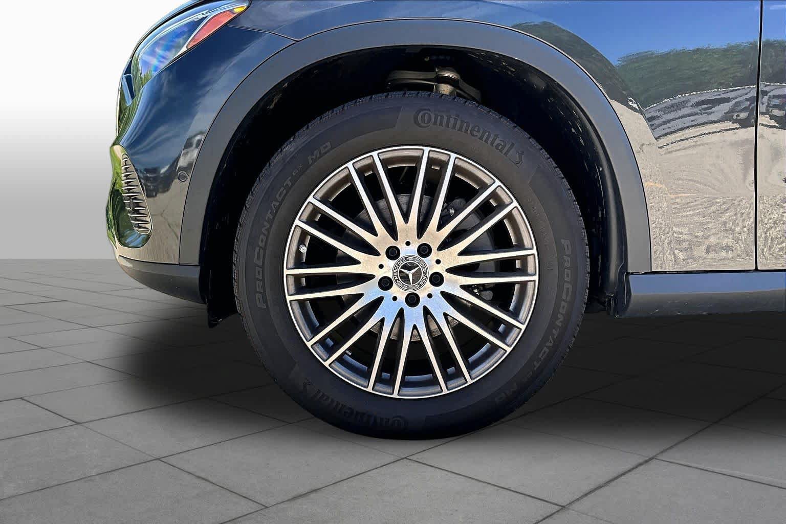 Used 2024 Mercedes-Benz GLC 300 4MATIC image 11