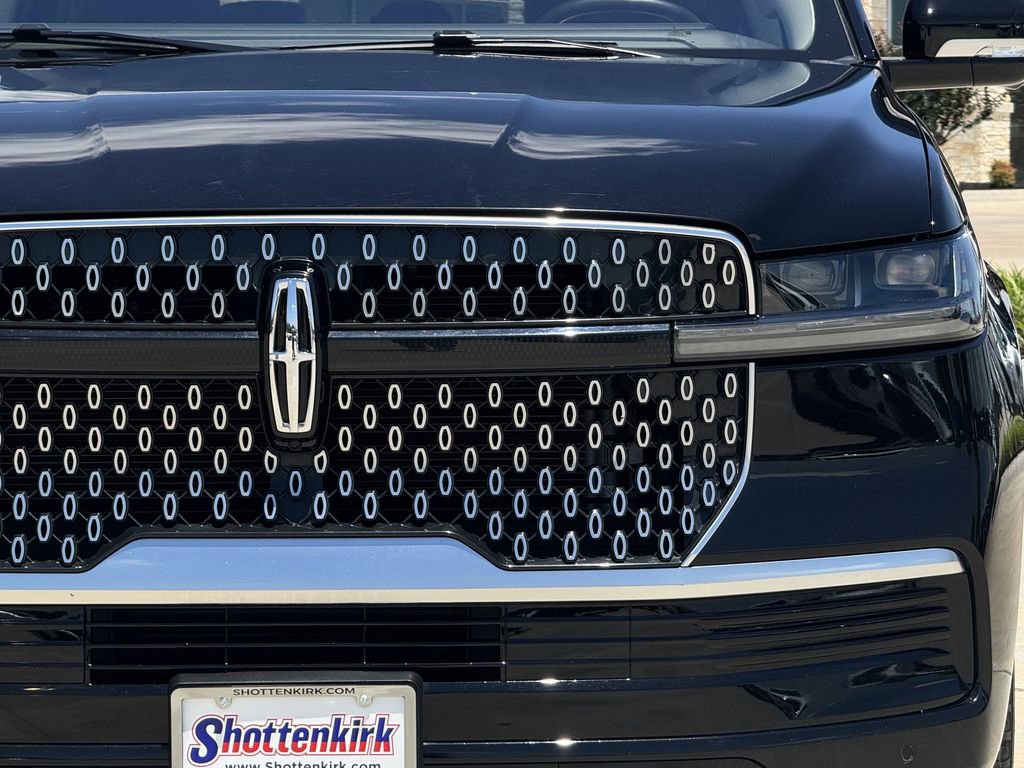 Used 2025 Lincoln Navigator Reserve AWD/4WD image 8