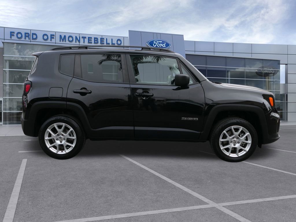 Used 2022 Jeep Renegade Latitude image 2